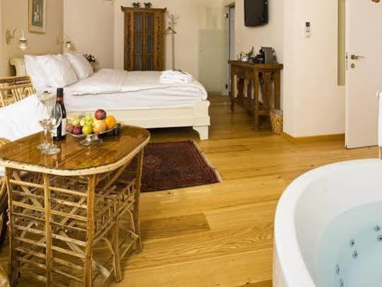 Jasmine Mansion Hotel โรชปินนา ภายนอก รูปภาพ